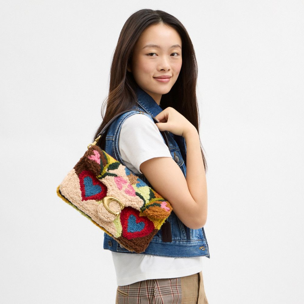 Женские сумки Coach Tabby Shoulder Bag 26 With American Craft Tuft — фото 10