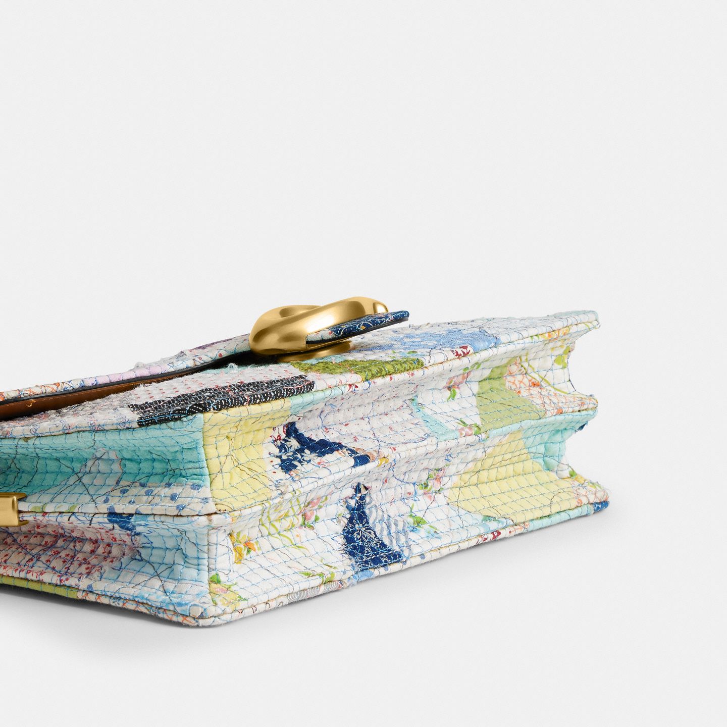 Женская сумка Coach Tabby Shoulder 26 With American Craft Quilting, цвет: Латунный / Меловой разноцветный — фото 6