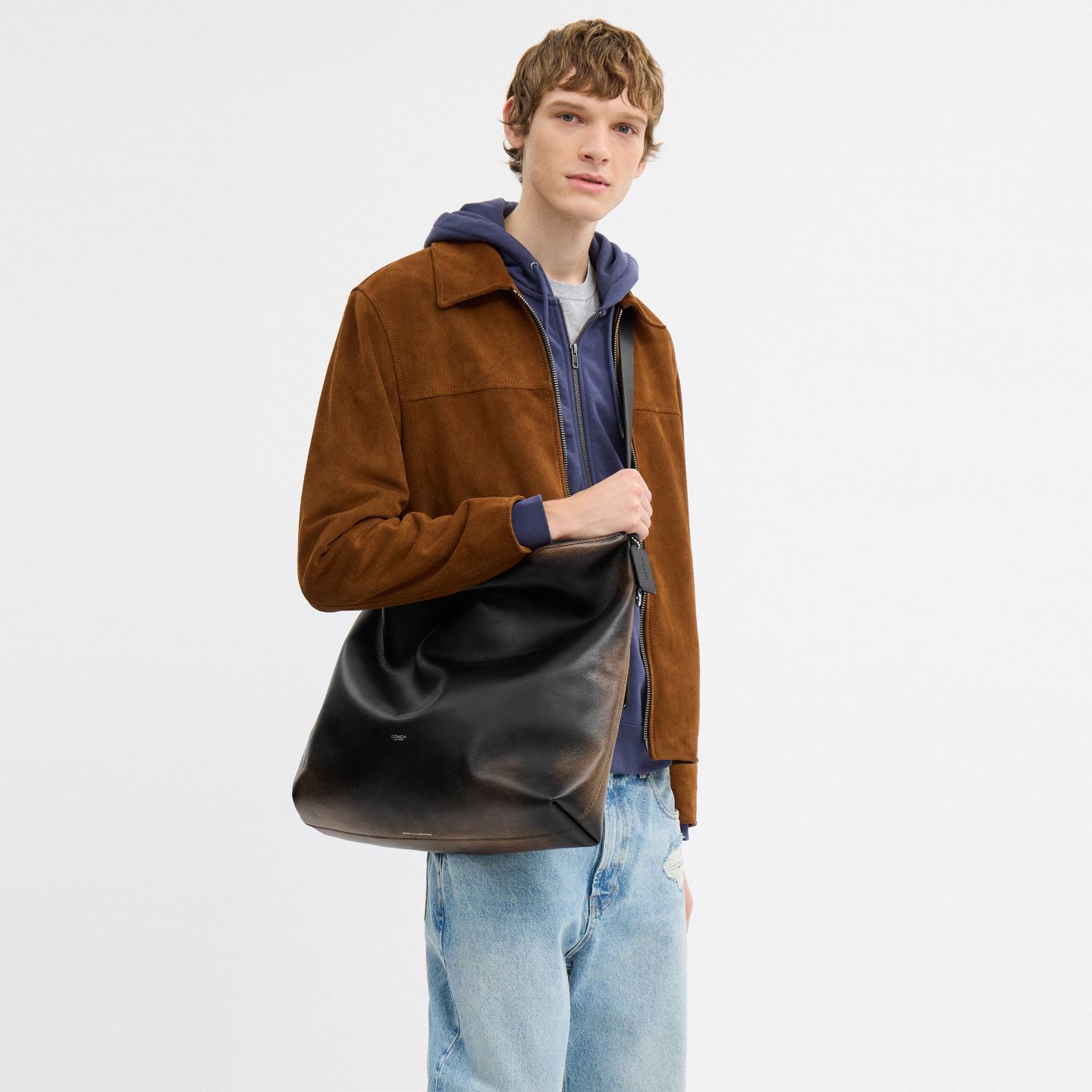 Мужская сумка Coach Mott Messenger Bag In Loved Leather, цвет: Чёрный / Рыжевато-коричневый — фото 4