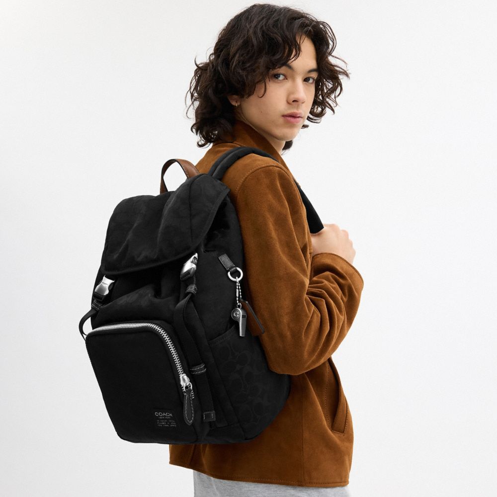 Рюкзак Coach Logan Backpack In Signature Nylon — фото 5