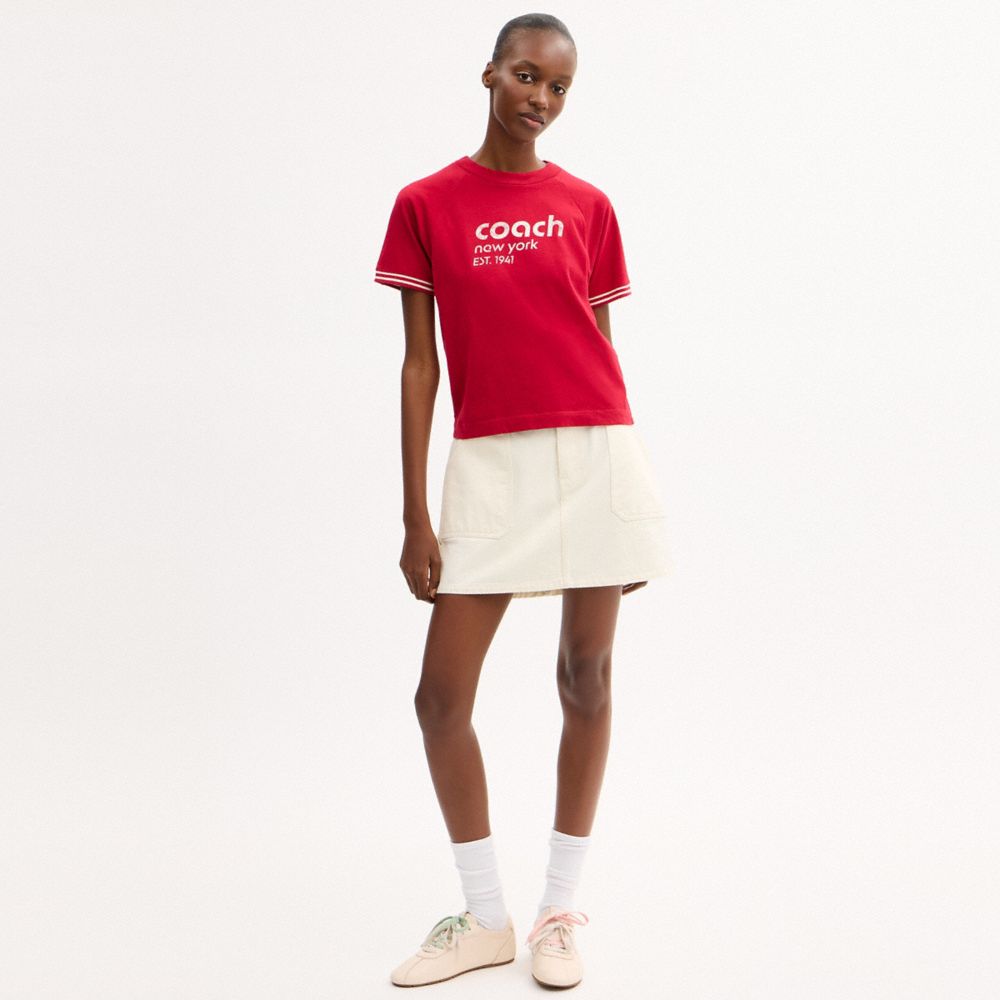 Женские футболки Coach Raglan Jersey T-Shirt In Organic Cotton — фото 2