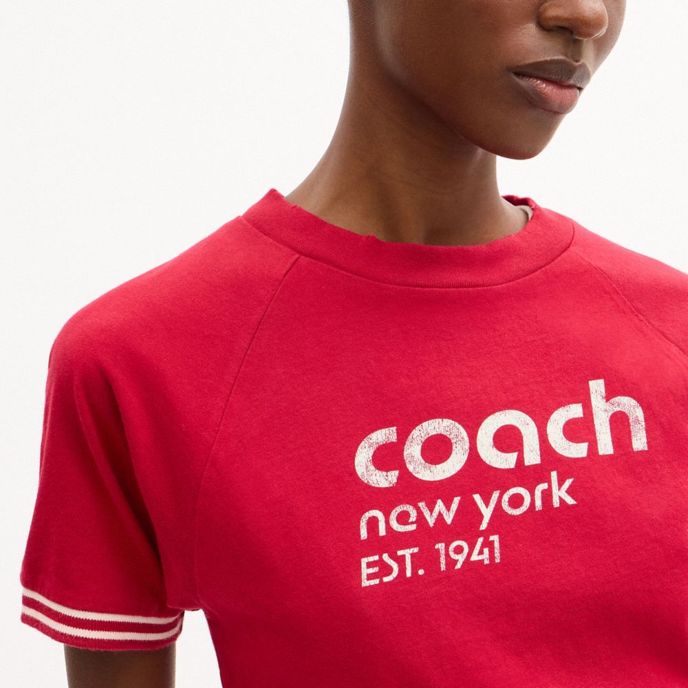 Женские футболки Coach Raglan Jersey T-Shirt In Organic Cotton — фото 4