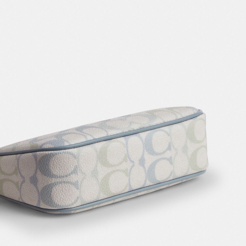 Nolita 19 In Signature Canvas