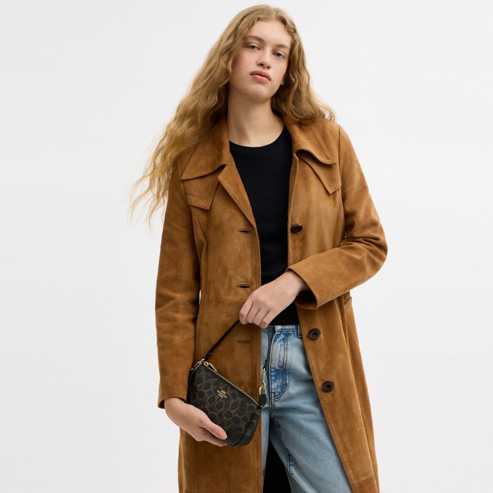 COACH®,NOLITA 19 EN TOILE EXCLUSIVE VIEILLIE AVEC BRELOQUES,Toile exclusive,Or/Brun,Detail View