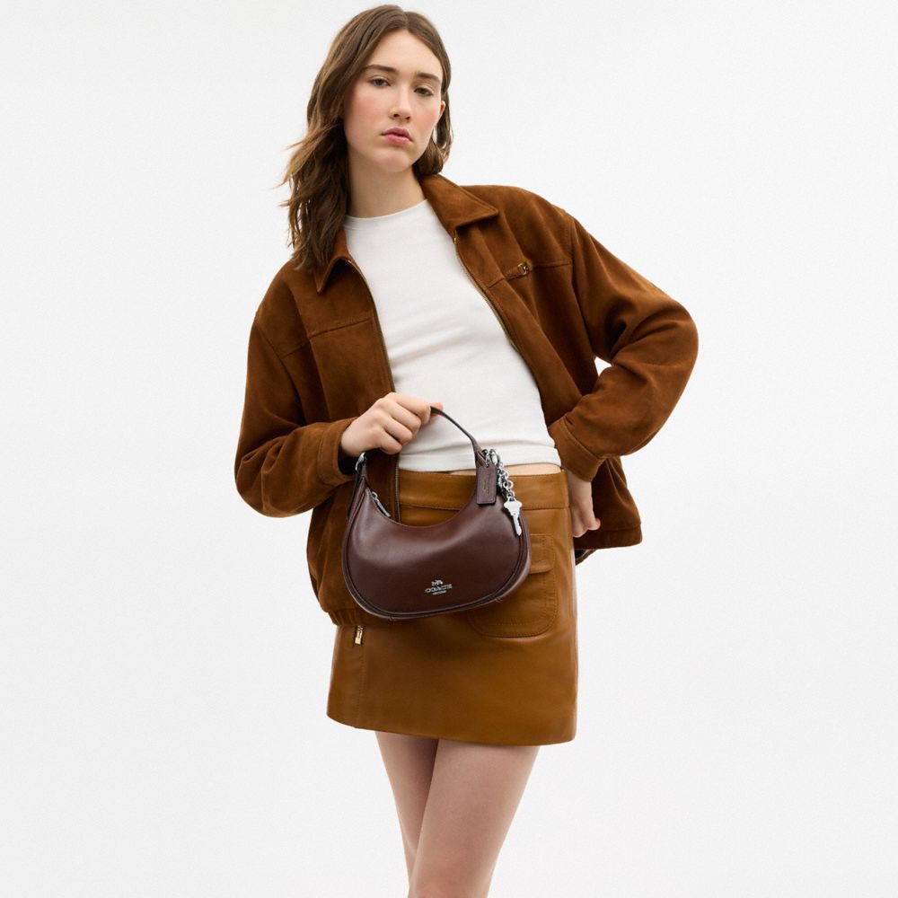 COACH®,SAC ÉPAULE EMILY,Cuir froissé,Argent/Érable,Detail View