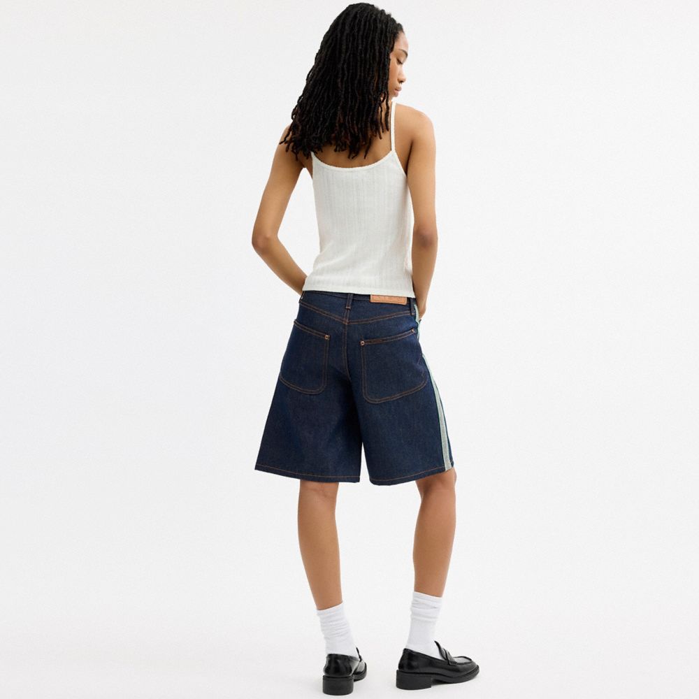 Женские шорты Coach Brain Dead Denim Skater Shorts In Recycled Cotton — фото 3