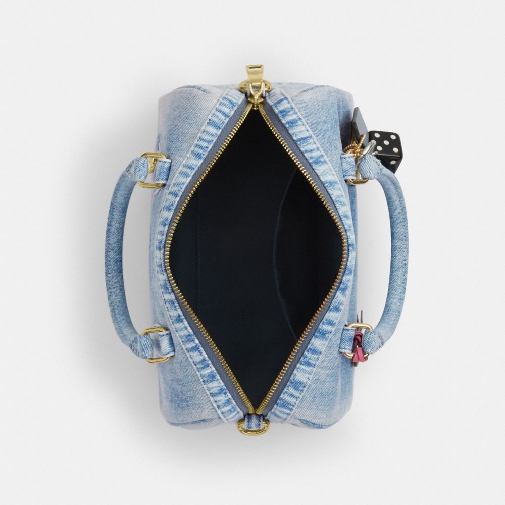 COACH®,SACOCHE ROWAN EN DENIM VIEILLI AVEC BRELOQUES,Denim,Or/Indigo clair,Inside View,Top View