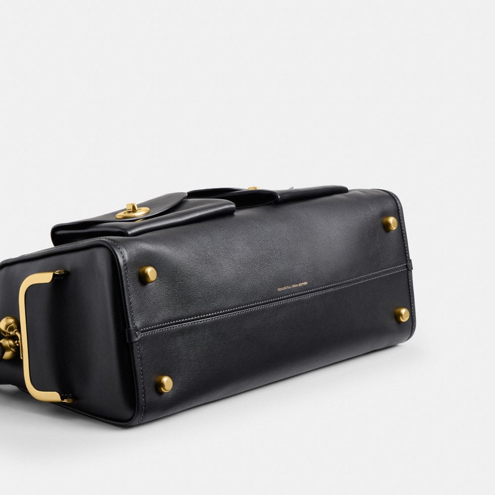 Женские сумки Coach Turnlock Haversack Bag — фото 6