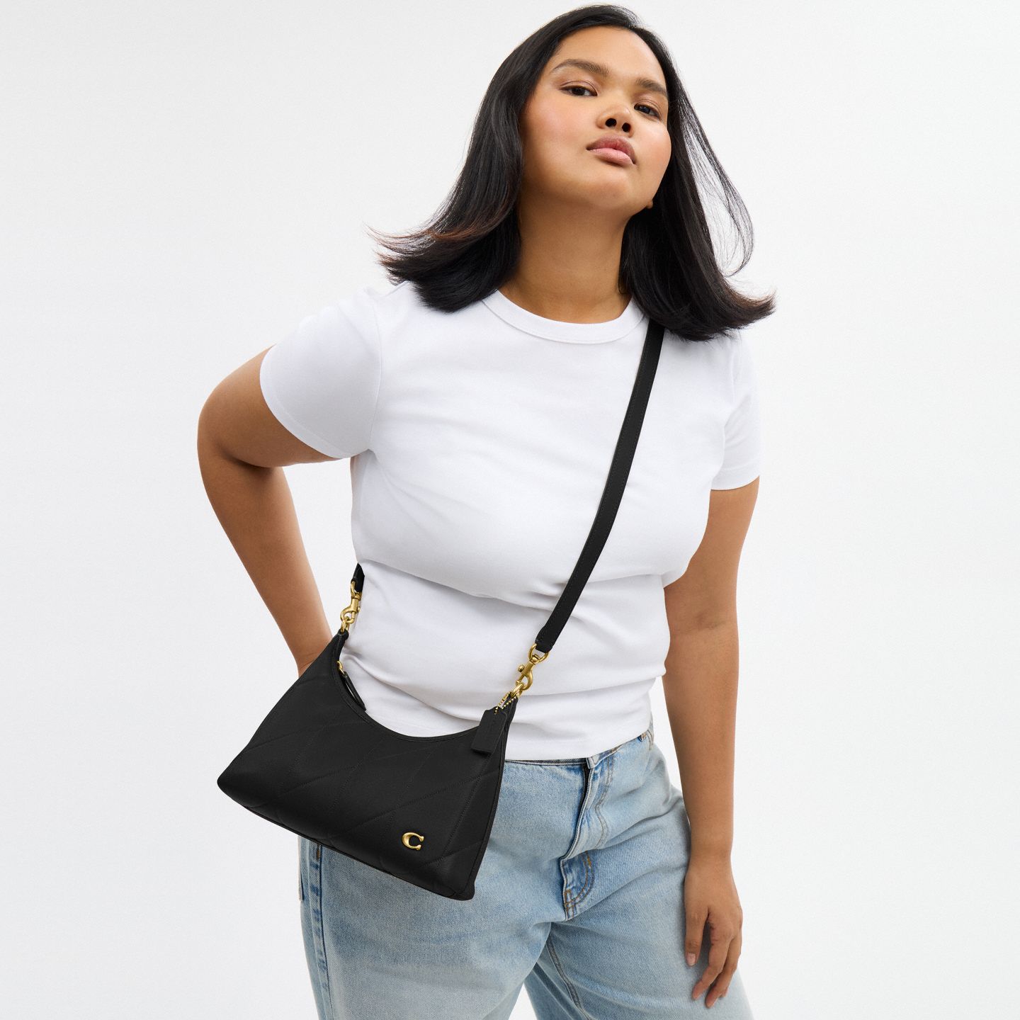 Женская сумка Coach Juliet Shoulder Bag 25 With Quilting, цвет: Латунный / Чёрный — фото 7