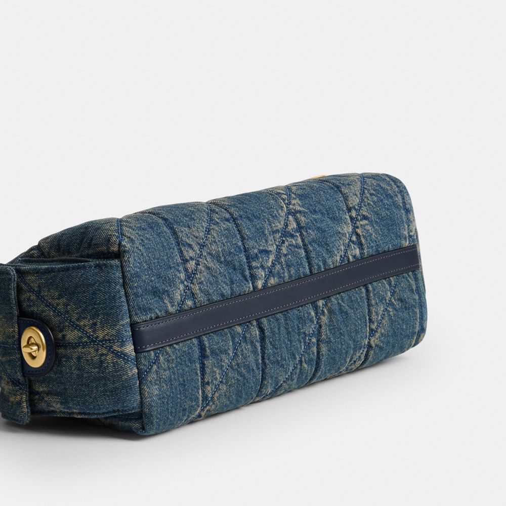 Женские сумки Coach Pocket Juliet Bag 30 In Regenerative Cotton Denim With Quilting — фото 5