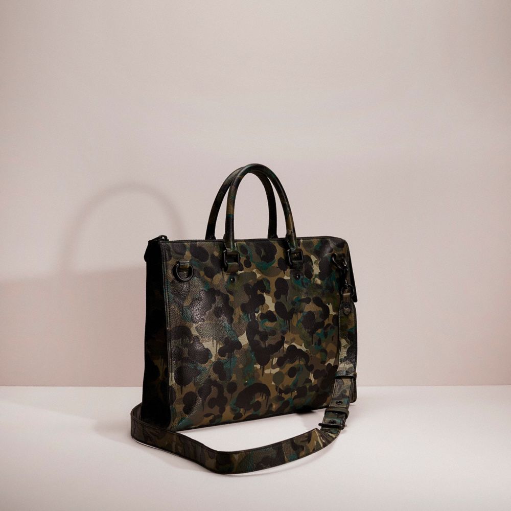 Upcrafted Gotham Folio With Camo Print