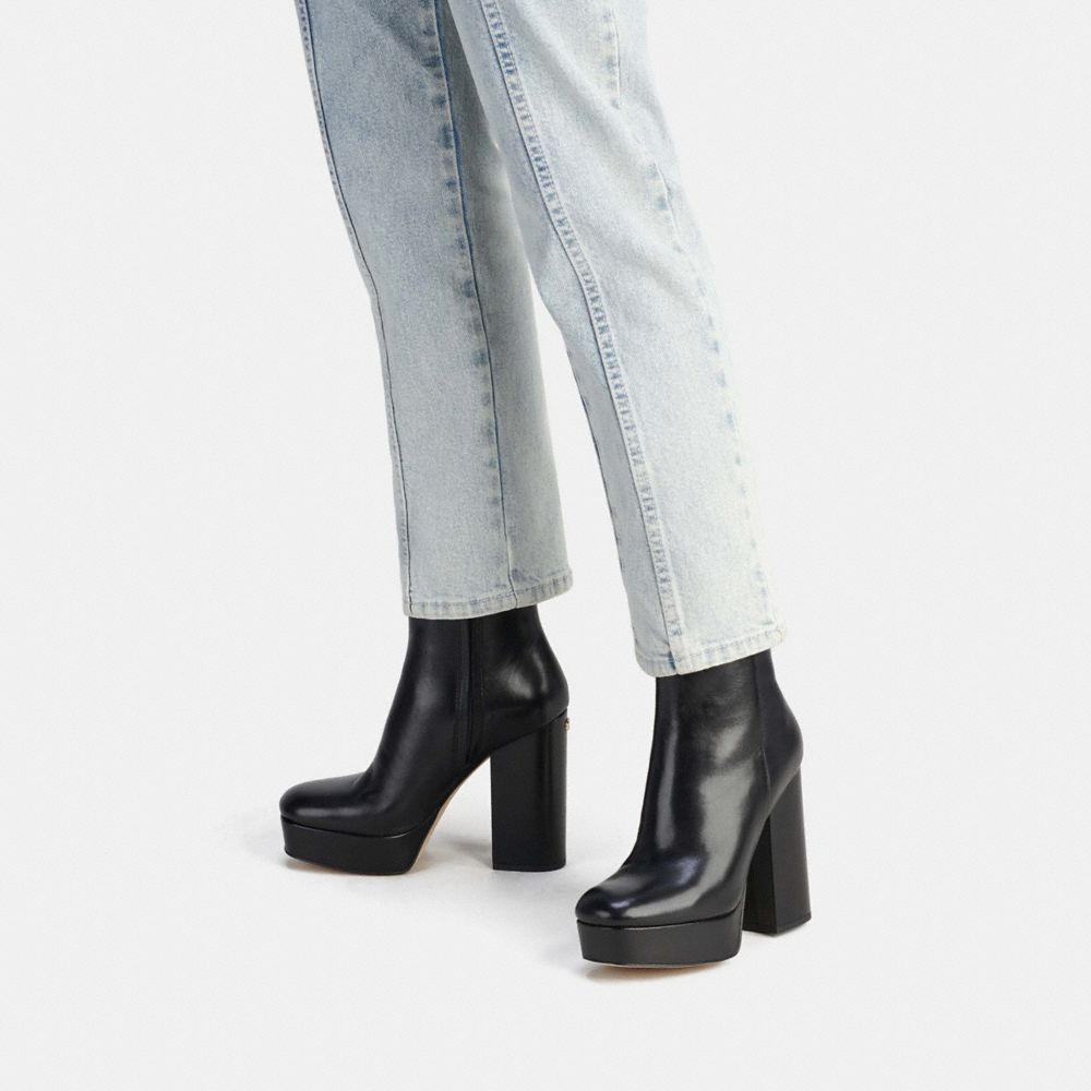 COACH®,BOTTINE IONA,Cuir,Noir,Detail View