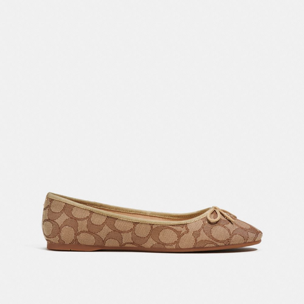 COACH®,BALLERINE ALINA EN JACQUARD SIGNATURE,KAKI/BRUN,Angle View