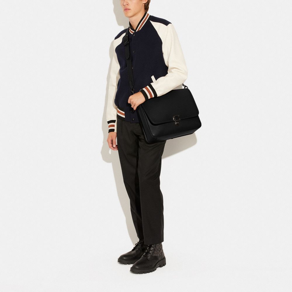 ★ COACH ★ ロゴ付き GLOVETANNED STUDIO【多色在庫】 公式】COACH – コーチ | ストゥディオ メッセンジャー