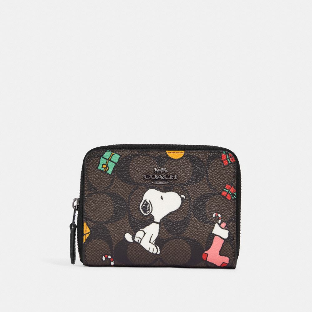 【Sale】コーチアウトレット COACH×SNOOPY コラボ スモールジップ アラウンドウォレット コンパクト財布 CF708 2022AW シグネチャー 茶 ブラウン 【新品】【未使用品】【丸正質舗】【質屋】【ブリルトワーゼ】（M211412)