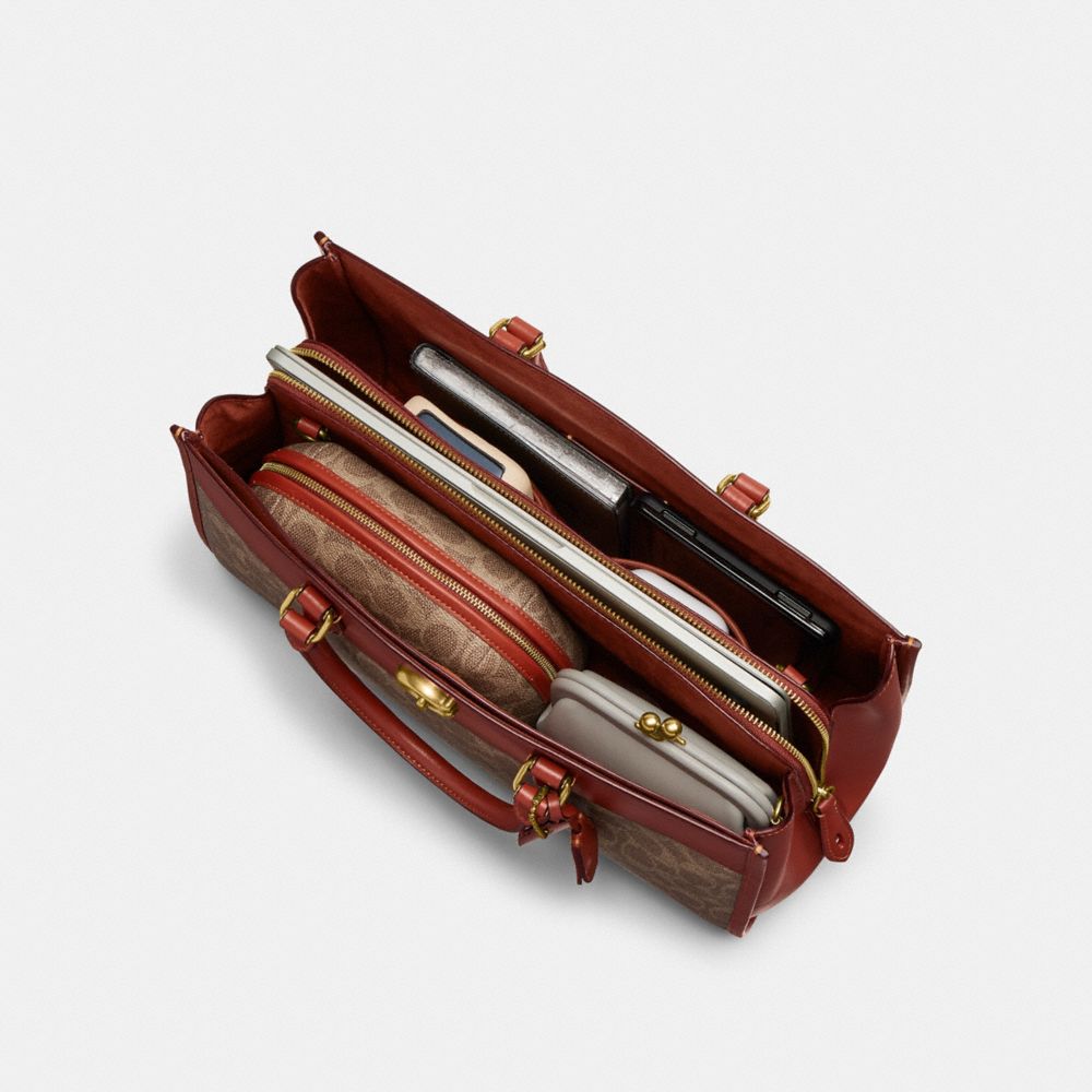 COACH®,ブルック キャリーオール・シグネチャー キャンバス,トートバッグ,ﾌﾞﾗｽ/ﾀﾝ ﾗｽﾄ