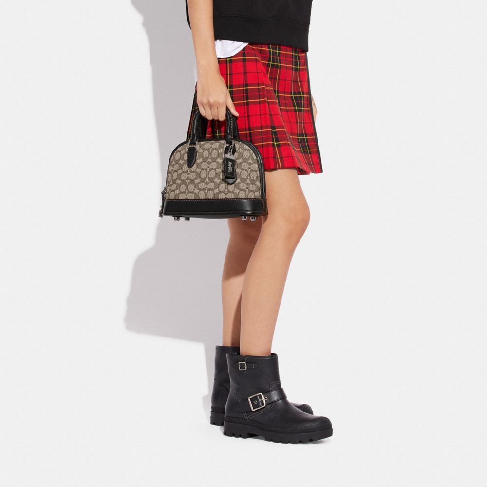 【COACH】コーチ レヴェル バッグ・テキスタイル ジャカード COACH（コーチ）の「レヴェル バッグ 24・シグネチャー