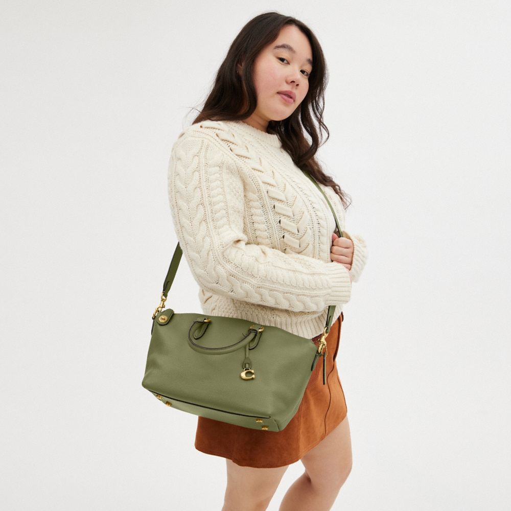 新品　ショッパー付　COACH コーチ カーキレザー　手袋　サイズ7.5 新品 ショッパー付 COACH コーチ カーキレザー 手袋 サイズ7.5