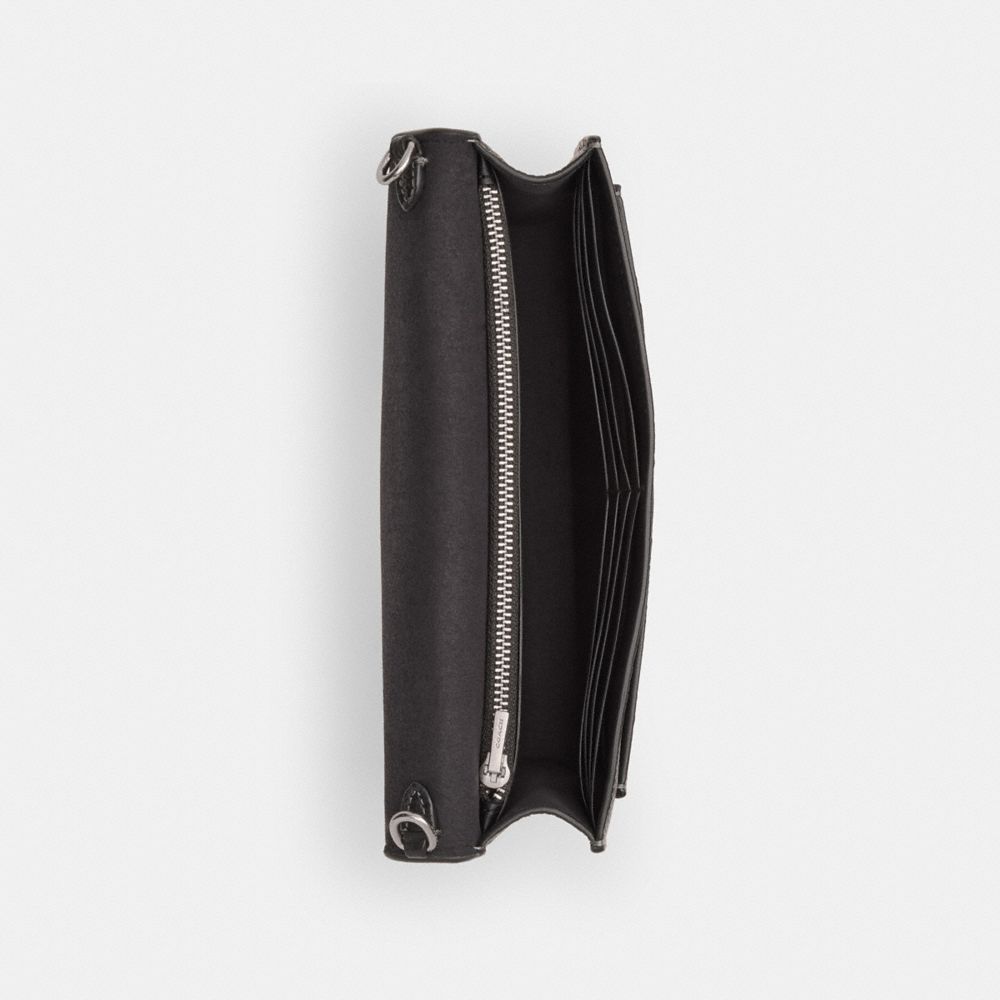 Tabby Chain Clutch