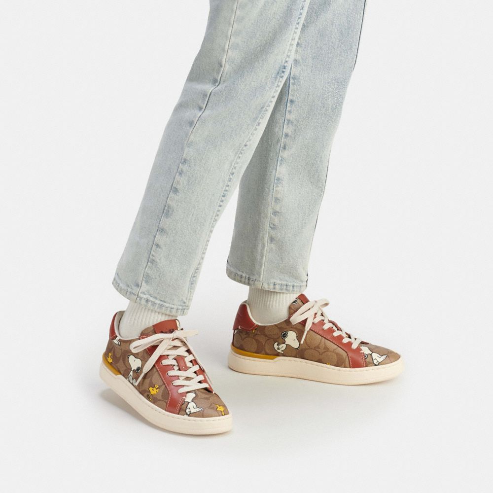 【Coach X Peanuts】プリント CLIP LOW TOP スニーカー CE860 Coach X Peanuts women's Clip Low Top Sneaker With Snoopy