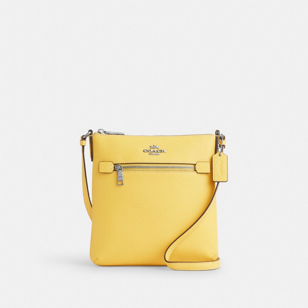 COACH®,MINI SAC DE CLASSEMENT ROWAN,Cuir Cross-grain,Argent/Jaune rétro,Front View