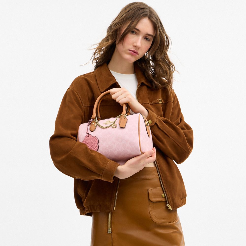 COACH®,SACOCHE ROWAN EN TOILE EXCLUSIVE AVEC BRELOQUES,Toile exclusive,Or/Rose poudre,Detail View