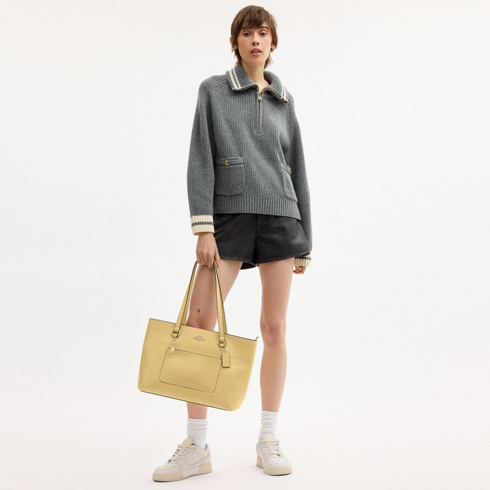 COACH®,Cuir froissé,Or/Vanille,Detail View