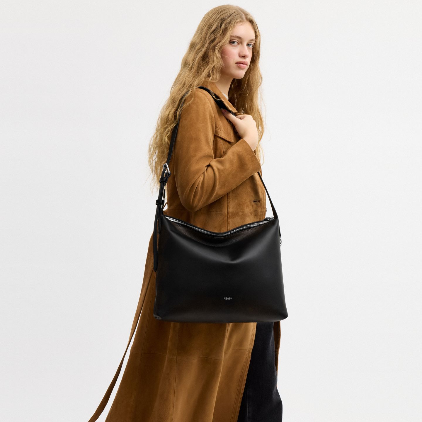 Мужская сумка Coach Mott Messenger 38 In Loved Leather, цвет: Чёрный / Рыжевато-коричневый — фото 6