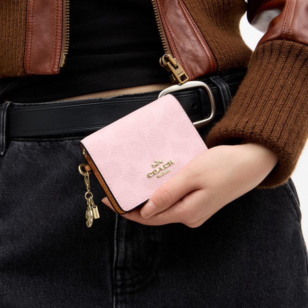 COACH®,Or/Rose Poudre,Detail View