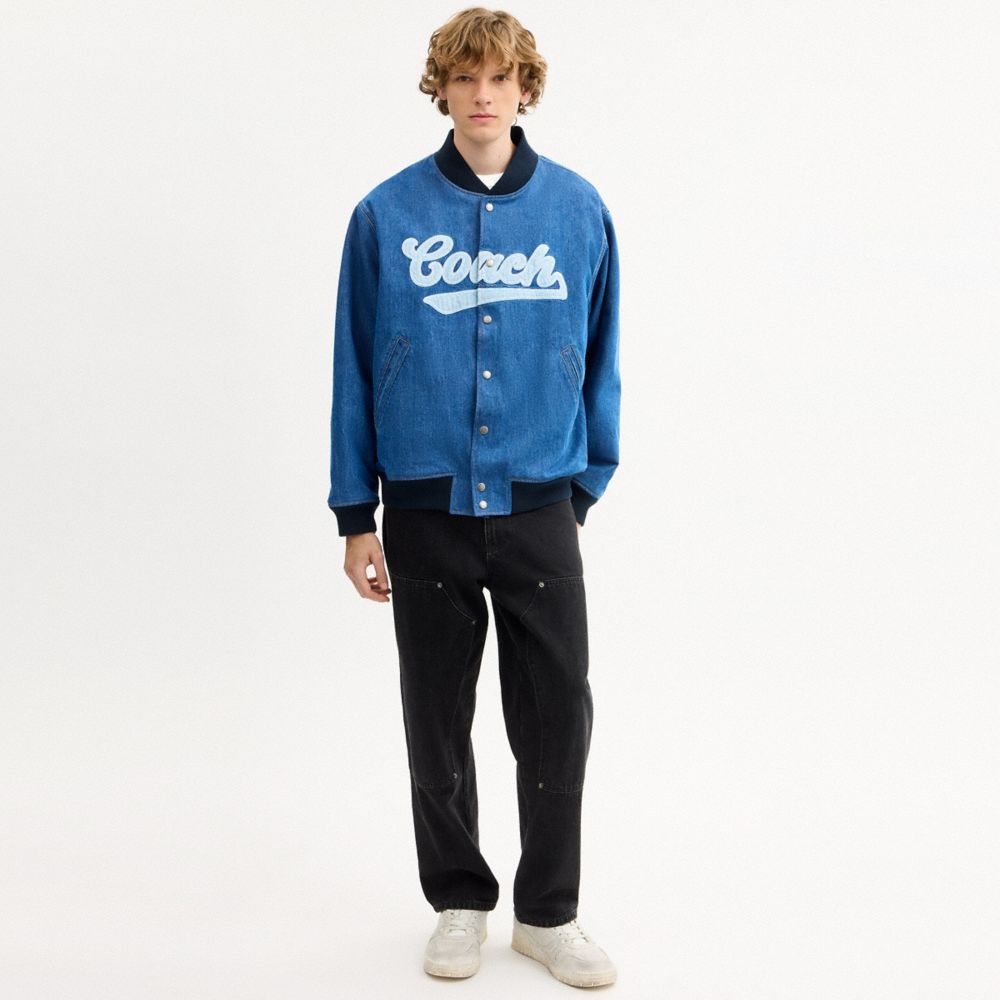 Мужские куртки Coach Denim Varsity Jacket In Organic Cotton — фото 2