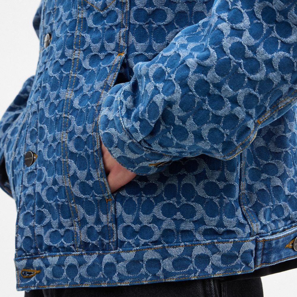Мужские куртки Coach Signature Trucker Jacket In Organic Cotton — фото 4