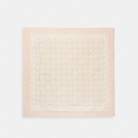Женские аксессуары Coach Signature Silk Square Scarf