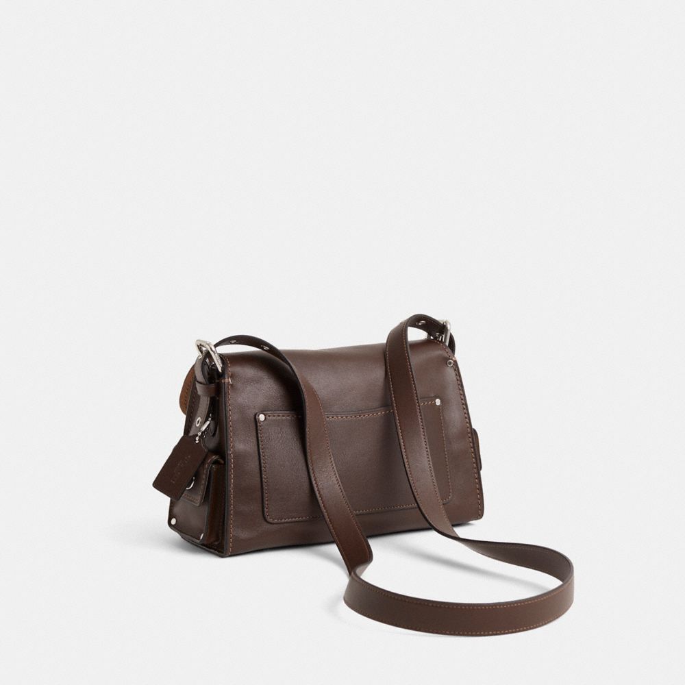 COACH®,Cuir grainé naturel,Or Patiné Clair/érable,Angle View