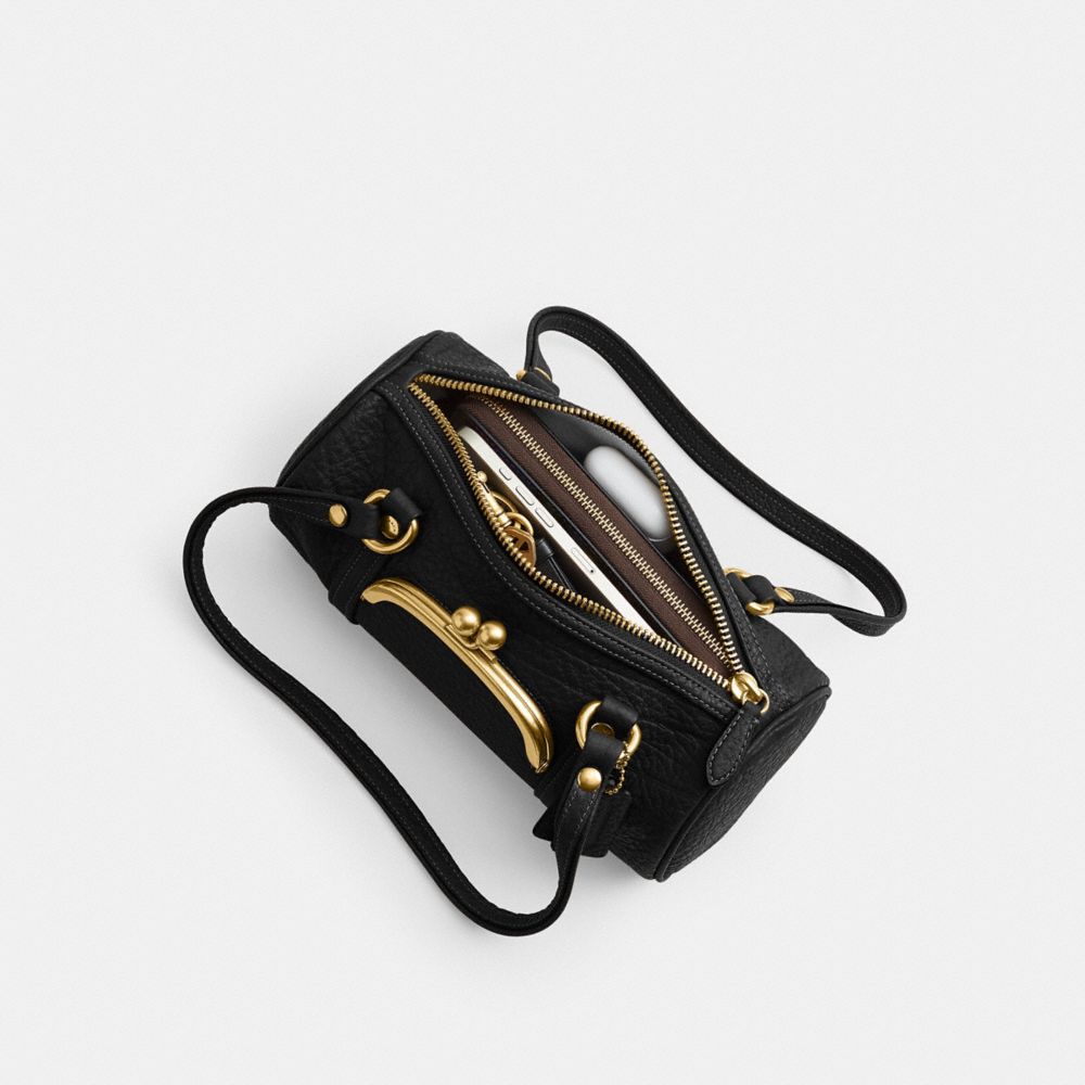 Женские сумки Coach Kisslock Barrel Bag 28 — фото 4
