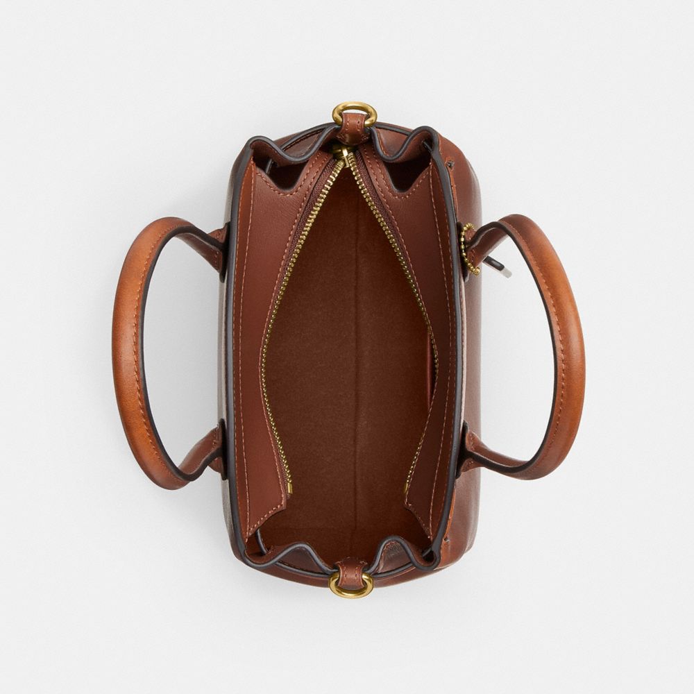 Женские сумки Coach Empire Carryall 21 In Loved Leather — фото 4