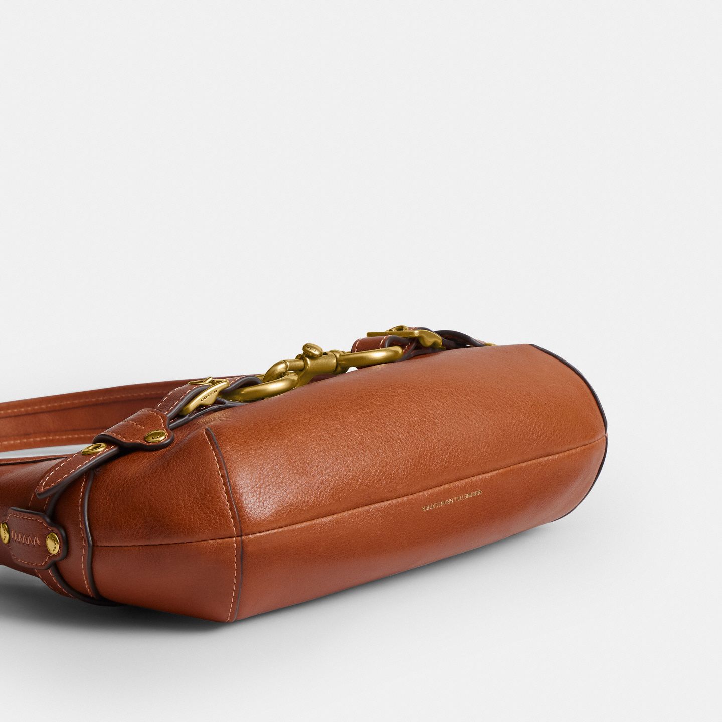 Женская сумка Coach Belted Ergo Shoulder Bag 26, цвет: Латунный / Янтарный коричневый — фото 5