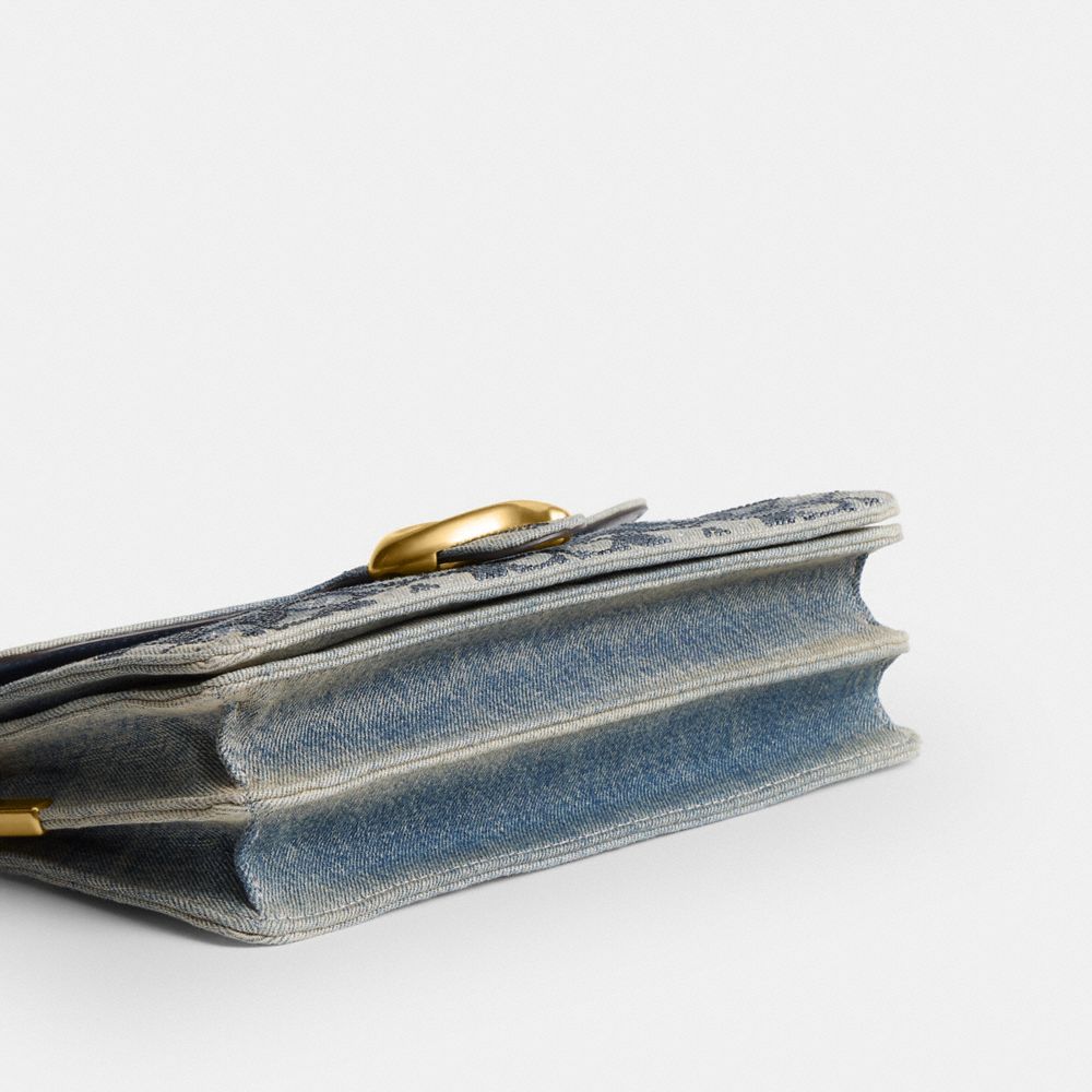 Женские сумки Coach Tabby Shoulder 26 In Regenerative Cotton Denim With Crystal Signature — фото 6