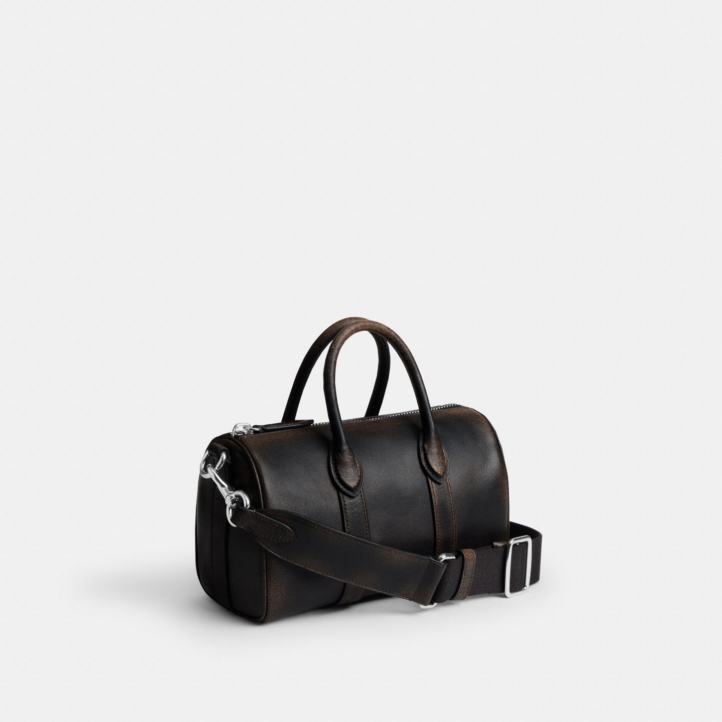 Мужская сумка Coach Compass Bag 25 In Loved Leather, цвет: Чёрный / Рыжевато-коричневый — фото 2