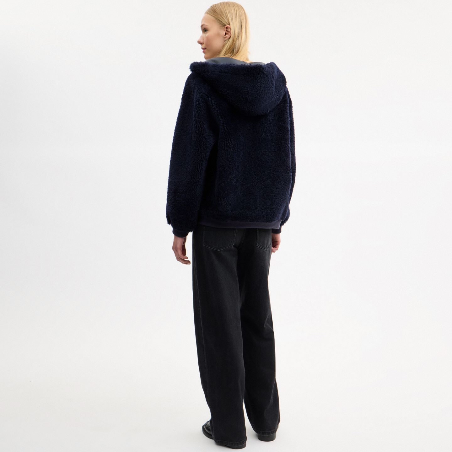 Женское худи Coach Oversized Shearling Zip, цвет: Тёмно-синий — фото 4