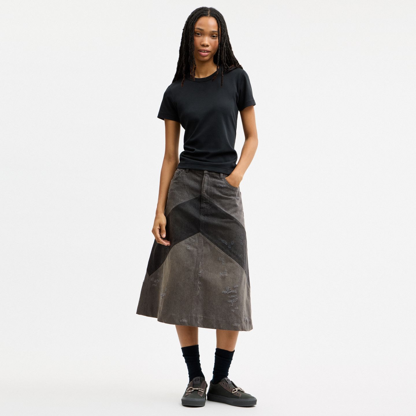 Женская юбка Coach Denim A-Line Skirt In Organic Cotton, цвет: Чёрный — фото 2