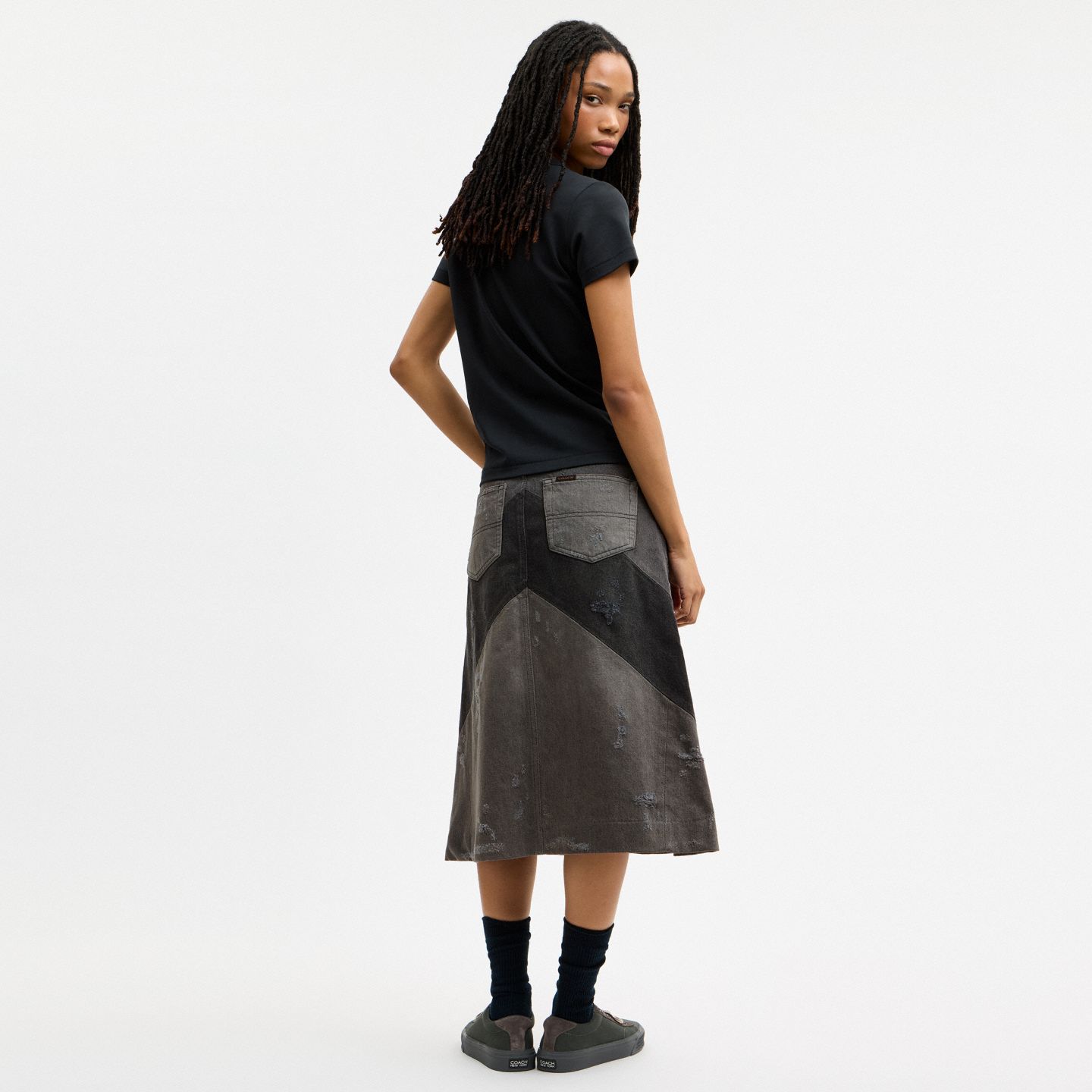 Женская юбка Coach Denim A-Line Skirt In Organic Cotton, цвет: Чёрный — фото 3
