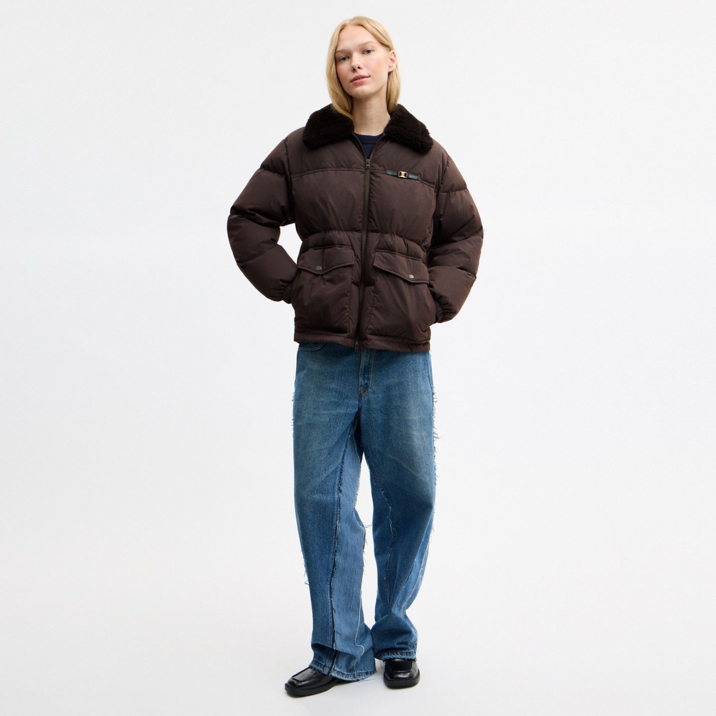 Женская куртка Coach Mid Length Puffer, цвет: Коричневый — фото 3
