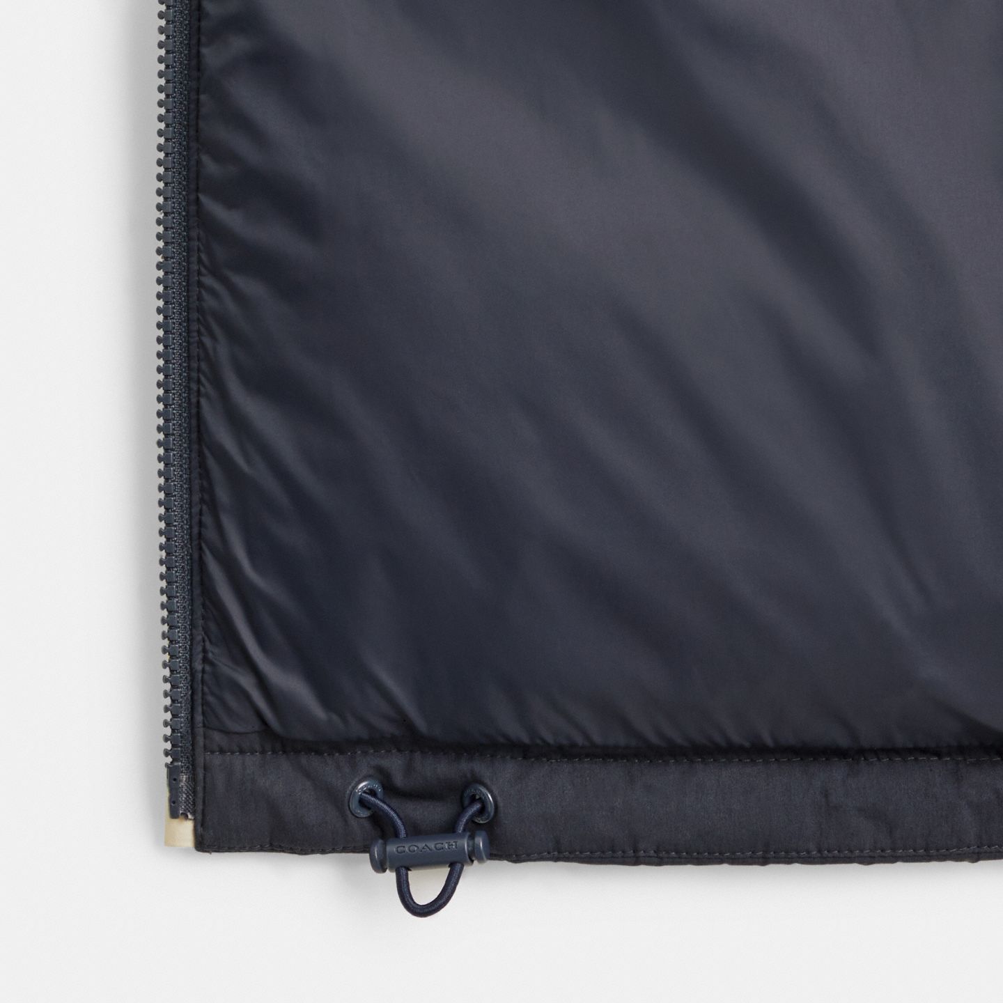 Женская куртка Coach Sporty Heritage Puffer, цвет: Тёмно-синий разноцветный — фото 2