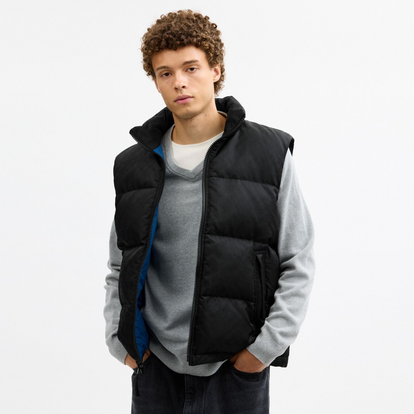 Мужской жилет Coach Tonal Signature Down Vest, цвет: Чёрный — фото 3