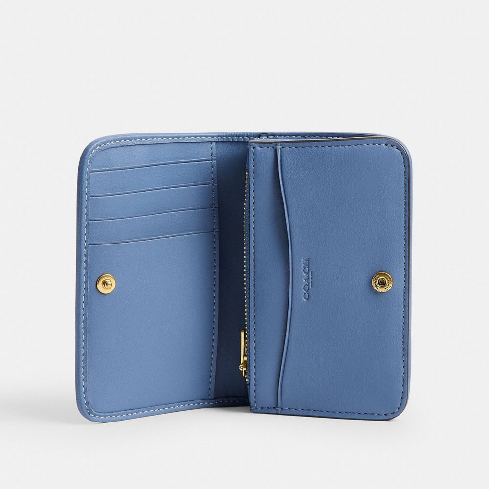 Женские кошельки Coach Essential Slim Card Case In Regenerative Cotton Denim With Crystal Signature — фото 3