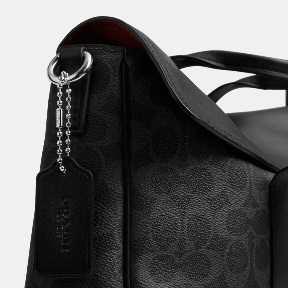 Sullivan Portfolio Brief Signature Canvas