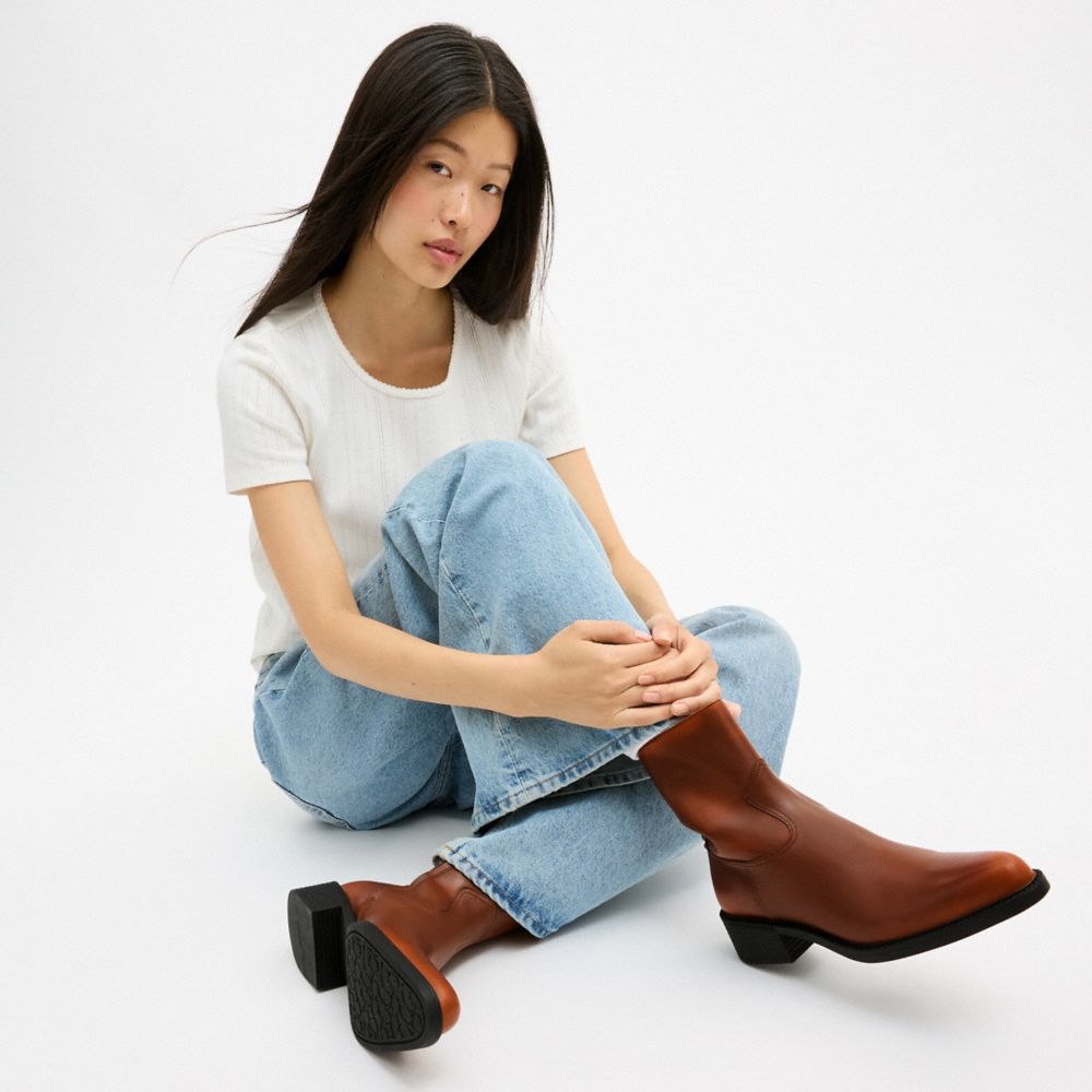 Coach Pointed Toe Bootie In Loved Leather — фото 4