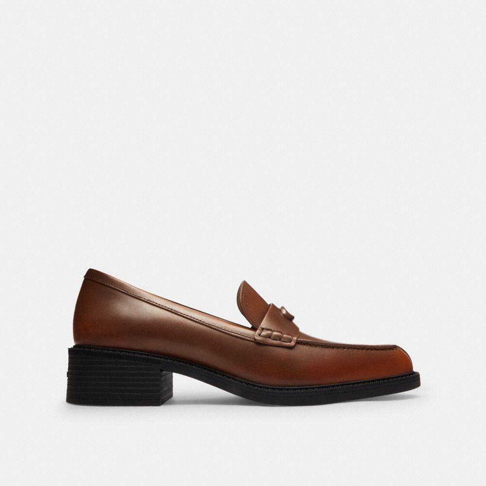 Женские туфли Coach Pointed Toe Loafer In Loved Leather — фото 2