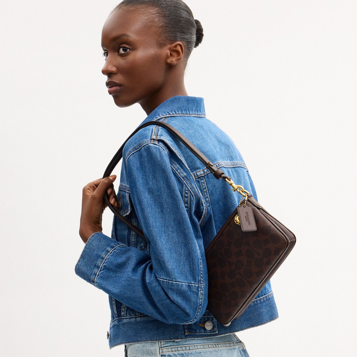 Женская сумка Coach Audrey Crossbody Bag In Signature Canvas, цвет: Латунный / Кленовый — фото 7