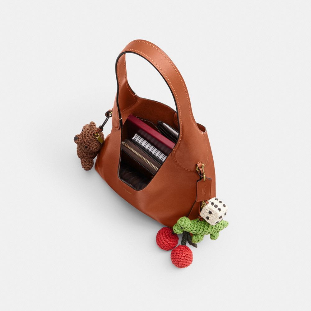 Женские сумки Coach Brooklyn Shoulder 28 With Charms — фото 4